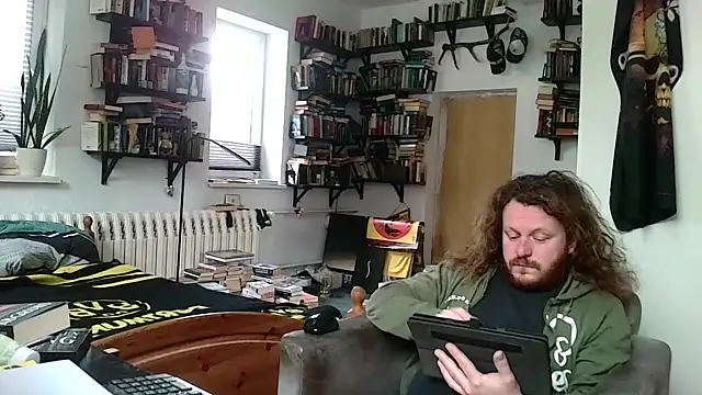 Snapshot of sunr1sa chatting on February 9, 8:29 am sunr1sa online show from February 9, 8:29 am