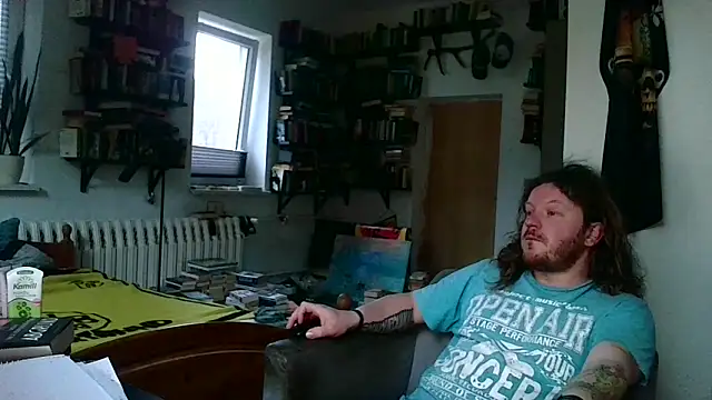 Snapshot of sunr1sa chatting on February 22, 6:35 am sunr1sa online show from February 22, 6:35 am