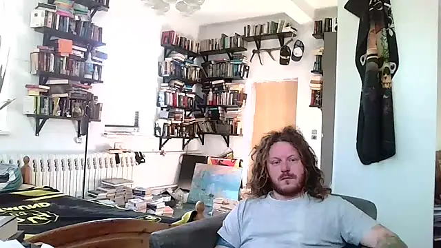 Snapshot of sunr1sa chatting on March 1, 9:44 am sunr1sa online show from March 1, 9:44 am