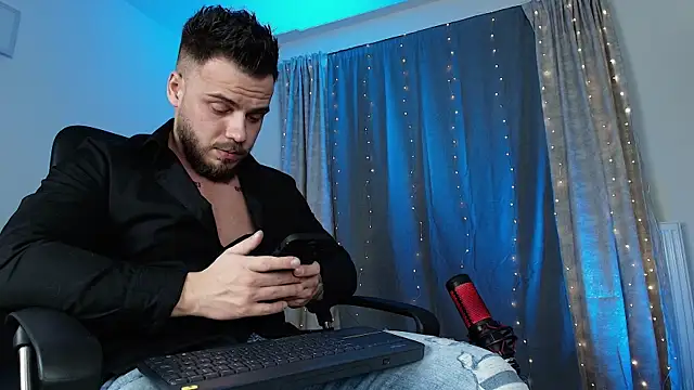 juliusmasters online show from January 25, 9:04 pm