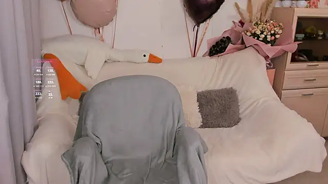 LisaMooore online show from November 10, 5:06 am