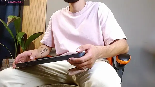 Mr WhiteCock online show from October 31, 11:50 pm