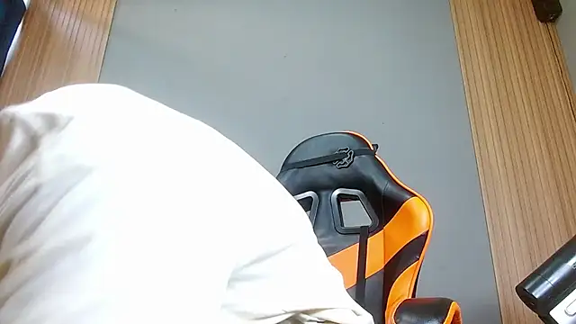 Mr WhiteCock online show from November 9, 8:18 pm