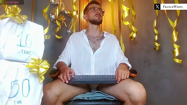Snapshot of Mr_WhiteCock chatting on July 3, 2:51 am Mr WhiteCock online show from July 3, 2:51 am