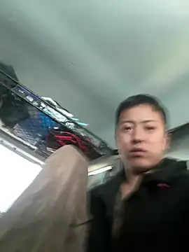 emon2122 online show from April 17, 2:47 am