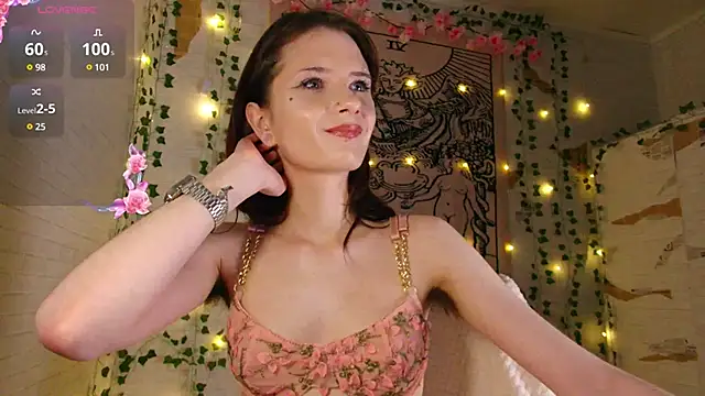 Snapshot of summerhazeee chatting on December 21, 7:38 pm summerhazeee online show from December 21, 7:38 pm