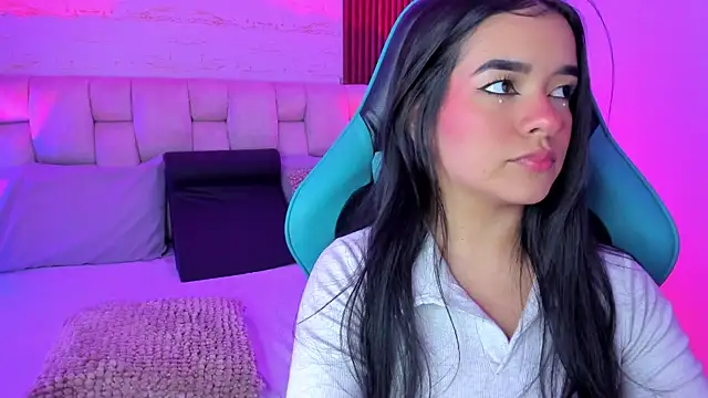 SophiaWylde online show from September 26, 4:38 am