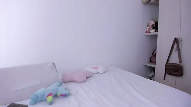 Snapshot of analia_collins chatting on September 25, 1:37 pm analia collins online show from September 25, 1:37 pm