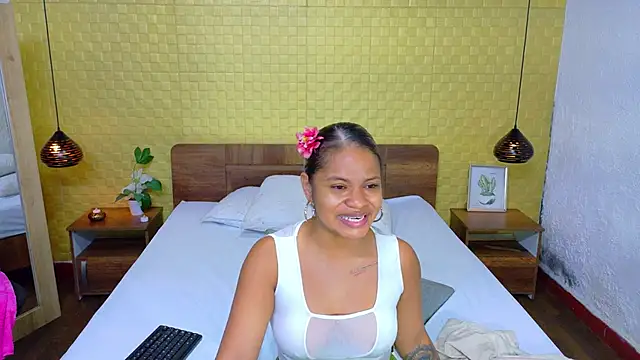 Squirter pussybomb online show from February 7, 4:06 am