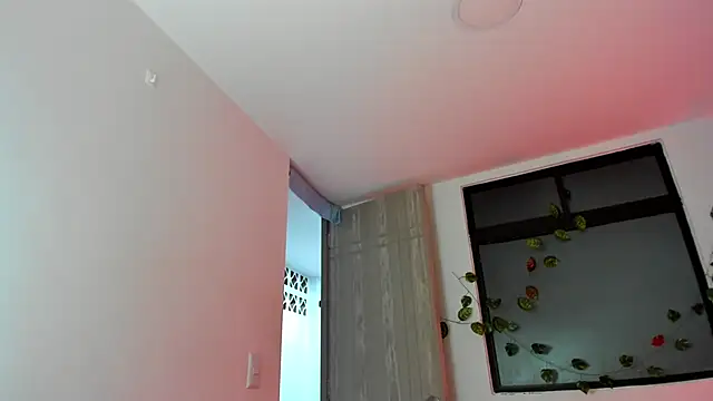 Snapshot of lucianromero chatting on March 17, 7:57 am lucianromero online show from March 17, 7:57 am
