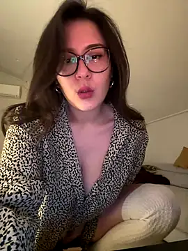 Its Jade online show from December 2, 11:04 am