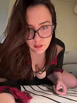 Its Jade online show from March 26, 3:50 pm