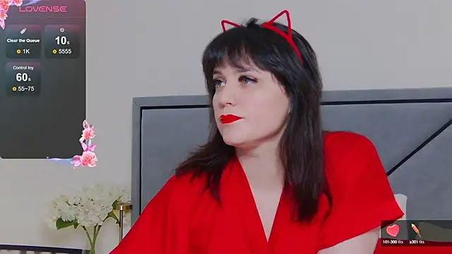 Snapshot of BellaHillss chatting on January 19, 3:32 pm BellaHillss online show from January 19, 3:32 pm