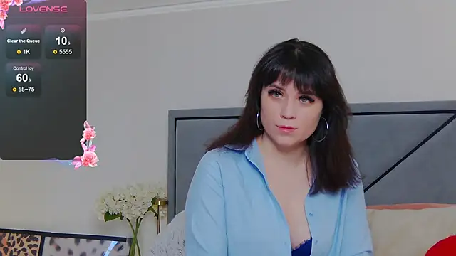 Snapshot of BellaHillss chatting on January 27, 8:07 am BellaHillss online show from January 27, 8:07 am