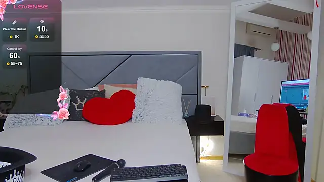 Snapshot of BellaHillss chatting on January 27, 3:50 pm BellaHillss online show from January 27, 3:50 pm