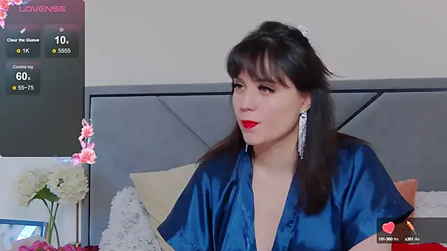 Snapshot of BellaHillss chatting on March 8, 11:16 am BellaHillss online show from March 8, 11:16 am