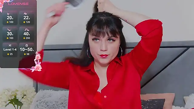 Snapshot of BellaHillss chatting on March 17, 8:07 am BellaHillss online show from March 17, 8:07 am