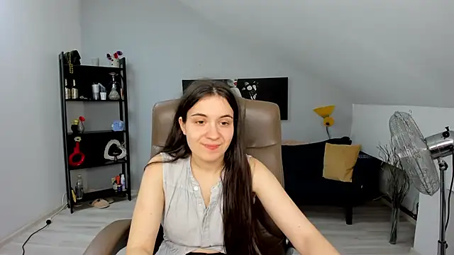 Snapshot of MelissaWiliam chatting on December 17, 3:06 pm MelissaWiliam online show from December 17, 3:06 pm