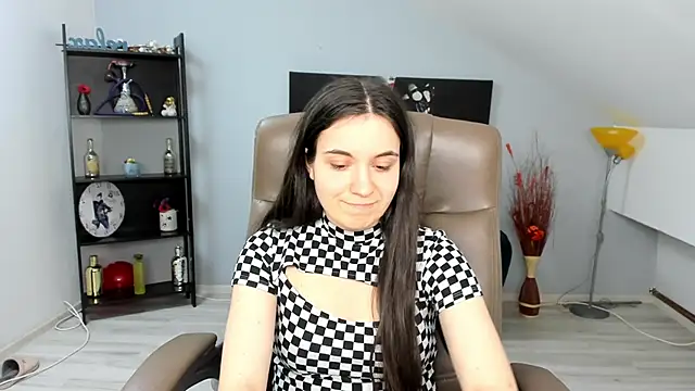 Snapshot of MelissaWiliam chatting on February 18, 6:15 pm MelissaWiliam online show from February 18, 6:15 pm