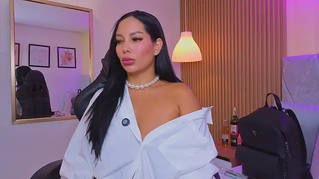 Dakota diaz  online show from February 9, 7:40 pm