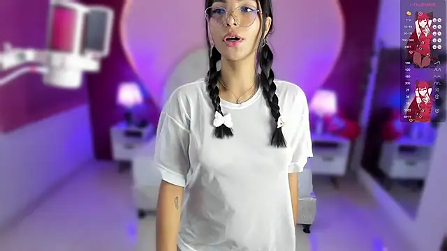 lauramartin1 online show from February 8, 1:00 am