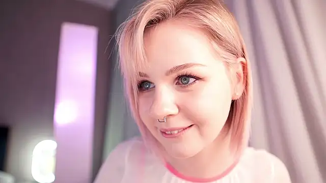 Snapshot of NinaMint chatting on February 2, 8:51 pm NinaMint online show from February 2, 8:51 pm