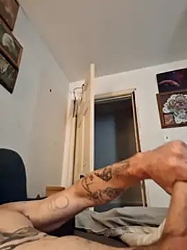 Snapshot of 19bambam87 chatting on April 6, 6:53 pm 19bambam87 online show from April 6, 6:53 pm