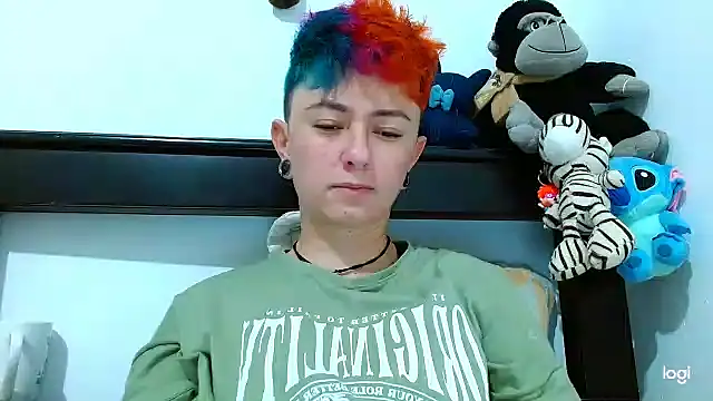 tomboyblue online show from February 9, 3:11 am