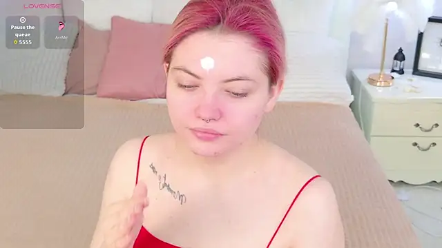 Lisa Adam online show from November 28, 5:04 pm