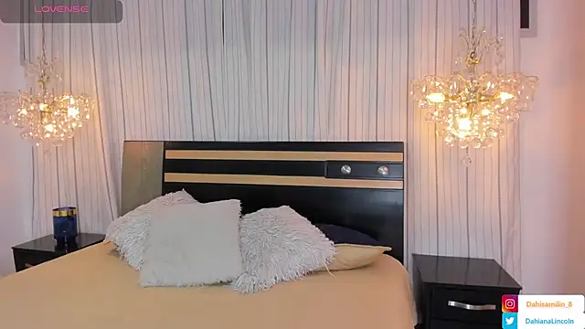 DahianaLincoln online show from January 31, 1:54 am