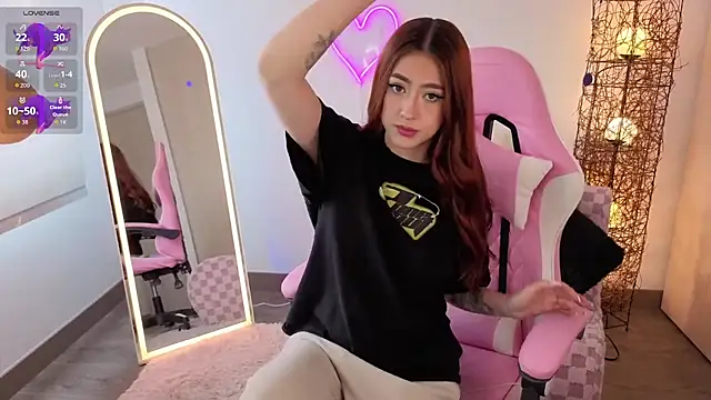 violet ch online show from December 4, 6:38 pm