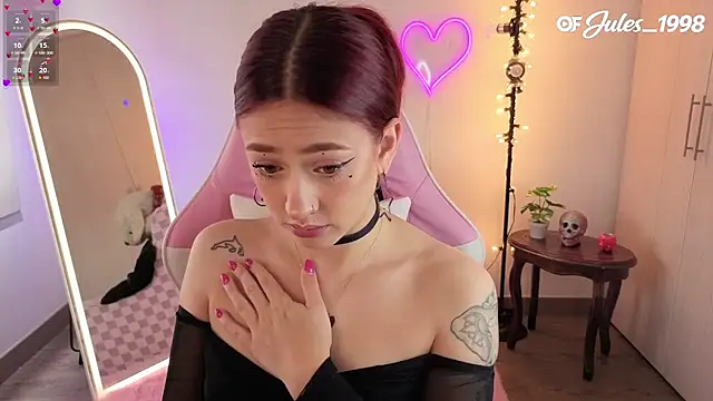 violet ch online show from March 3, 5:30 pm