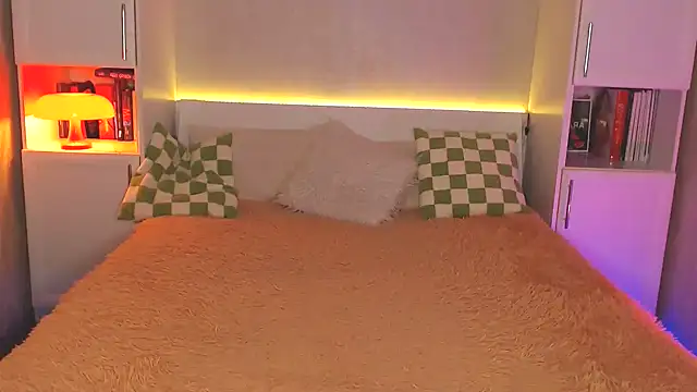 Snapshot of Leaaaaaaaaa chatting on February 3, 5:35 pm Leaaaaaaaaa online show from February 3, 5:35 pm