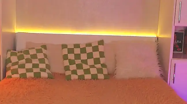 Snapshot of Leaaaaaaaaa chatting on February 13, 5:33 pm Leaaaaaaaaa online show from February 13, 5:33 pm