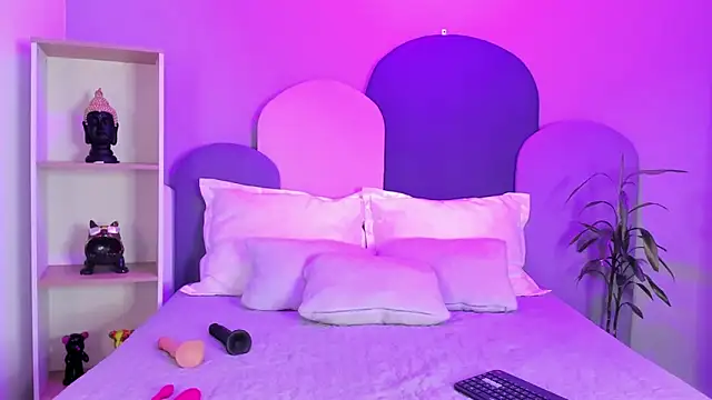 SophieGomez22 online show from February 9, 11:25 am