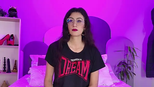 SophieGomez22 online show from April 13, 11:27 am