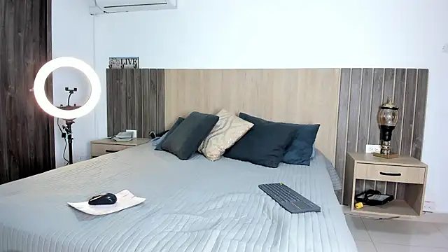 rebeca cortez  online show from February 17, 7:53 pm