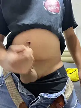 Snapshot of DanielGomez9 chatting on January 6, 8:18 pm DanielGomez9 online show from January 6, 8:18 pm