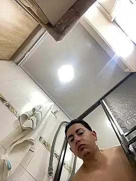 Snapshot of DanielGomez9 chatting on March 4, 12:44 pm DanielGomez9 online show from March 4, 12:44 pm