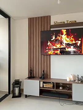 Eva Gonzalez online show from February 11, 10:15 pm