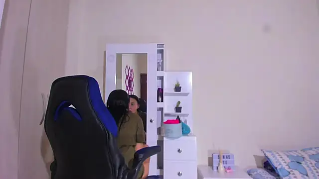 anny vittar online show from February 8, 10:29 pm