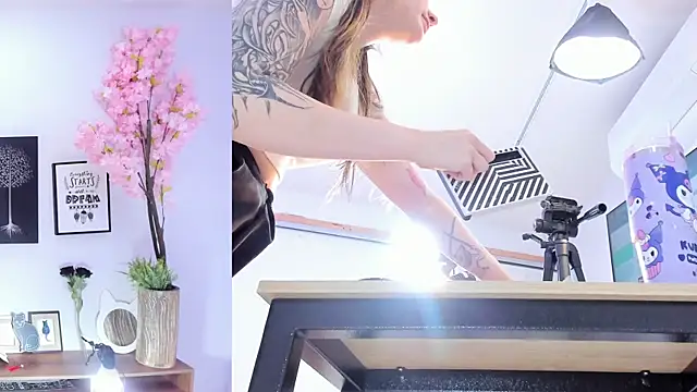 Snapshot of Siouxsie_cenobite chatting on October 1, 11:27 am Siouxsie cenobite online show from October 1, 11:27 am