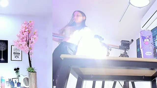 Snapshot of Siouxsie_cenobite chatting on October 29, 11:23 am Siouxsie cenobite online show from October 29, 11:23 am