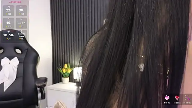 Madiee Rhea online show from April 7, 7:36 pm