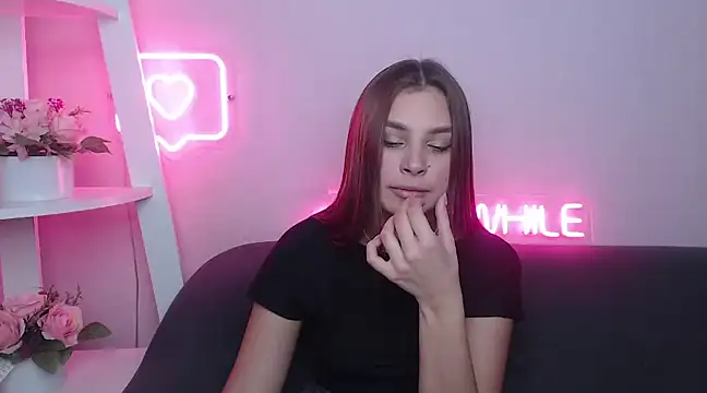 MilanaAngelAs online show from February 4, 8:46 am