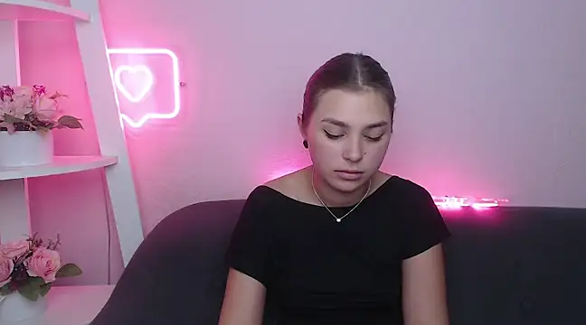 MilanaAngelAs online show from February 9, 11:04 am