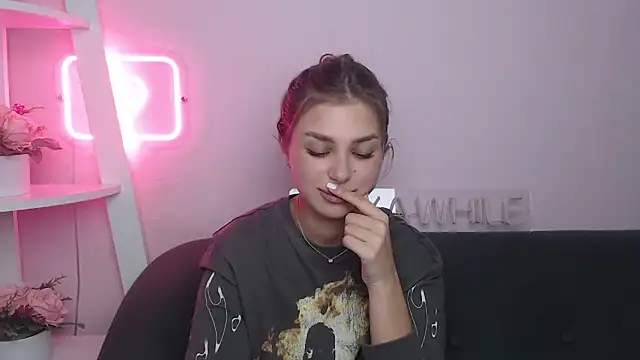 MilanaAngelAs online show from November 24, 9:14 pm