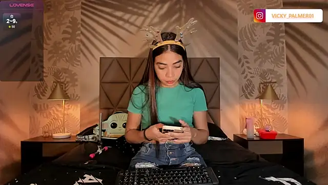 Vicky Palmer online show from December 16, 8:48 pm