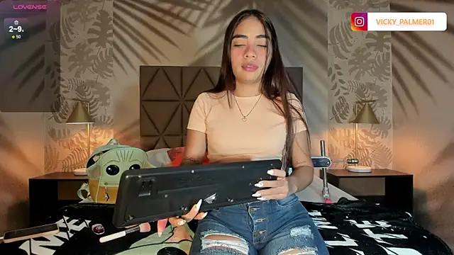 Vicky Palmer online show from January 6, 9:00 pm