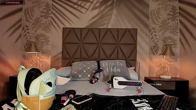 Vicky Palmer online show from January 13, 8:37 pm